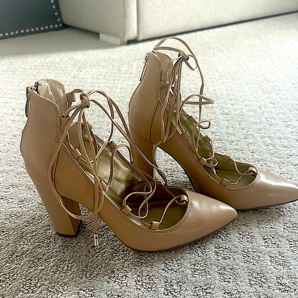 Women’s Saks Fifth Avenue “Jinnette” Lace Up Heels in Size 7.5M - Picture 1 of 6